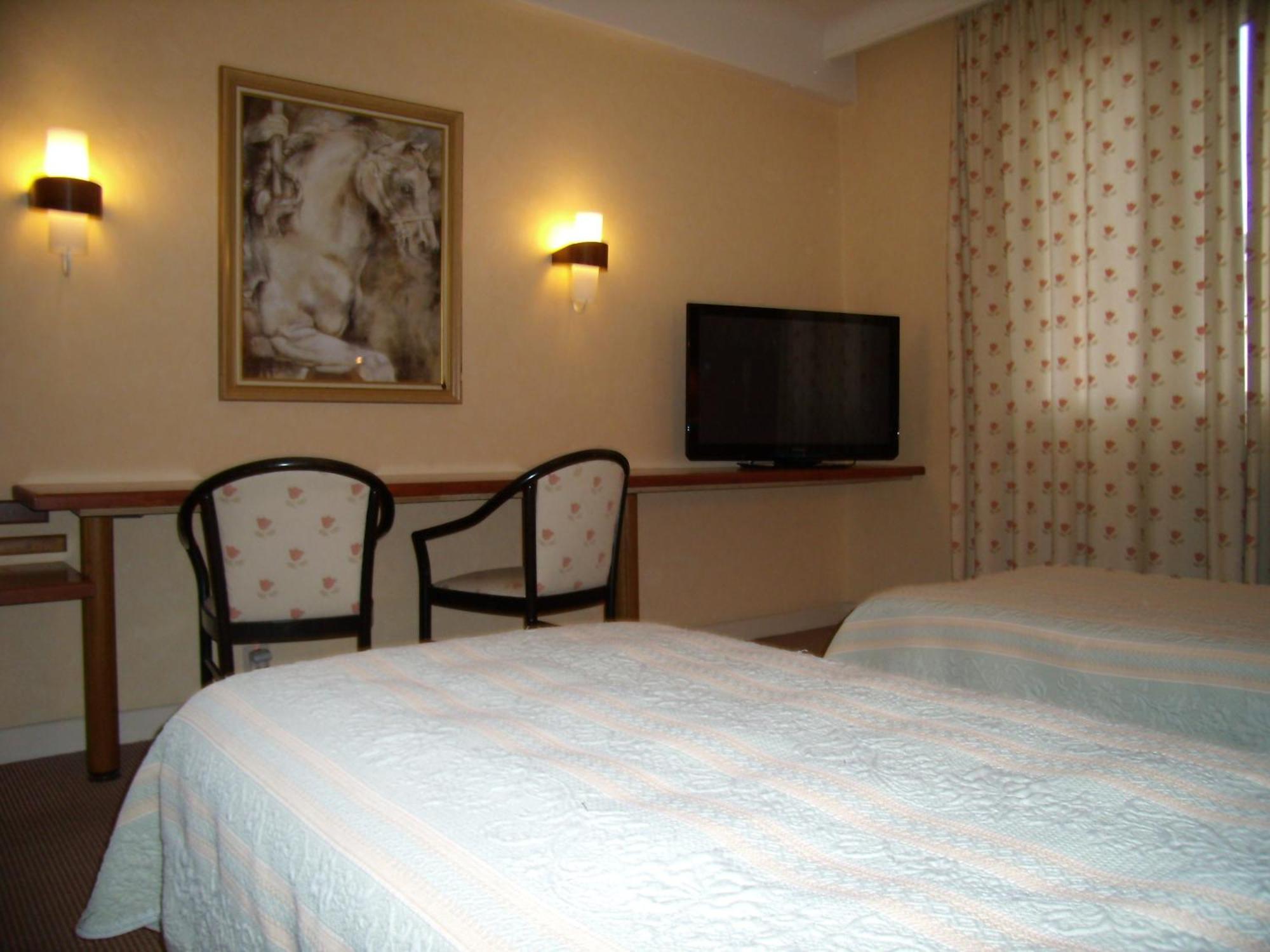 Hotel Chiffre Albi Exterior photo